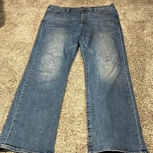 Men’s Lucky Brand 181 fit blue jeans.  36x32